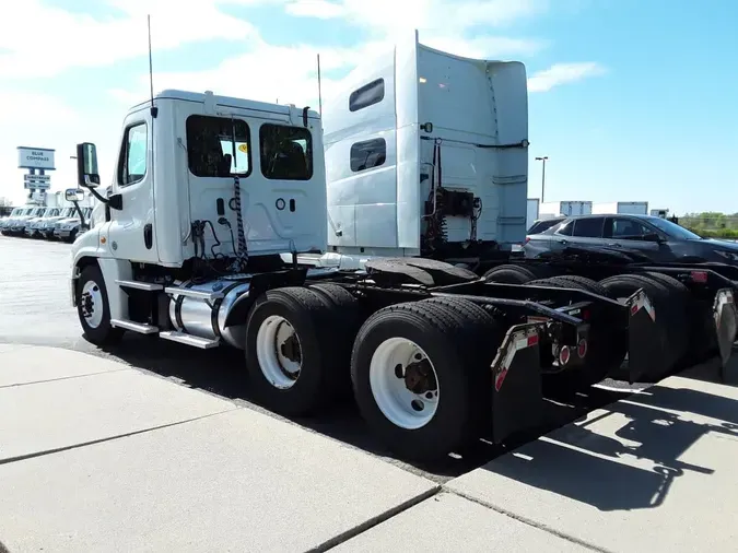 2019 FREIGHTLINER CASCADIA 125