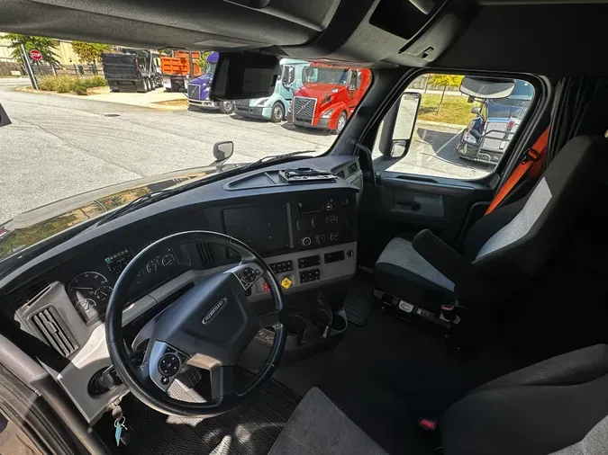 2021 FREIGHTLINER CASCADIA 126