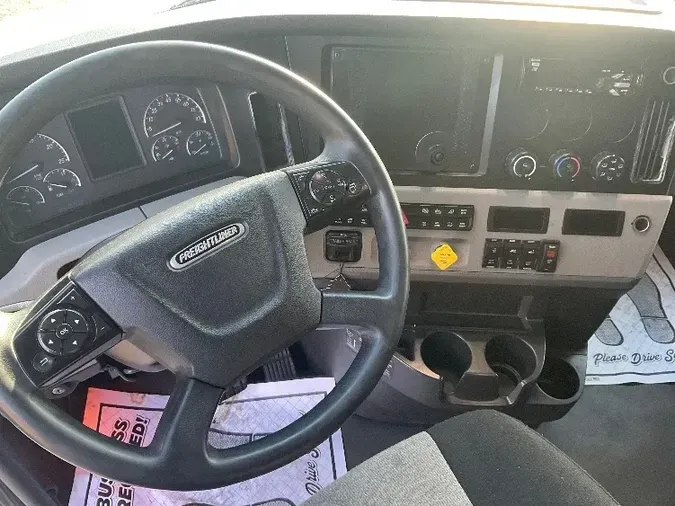 2019 Freightliner T12664ST