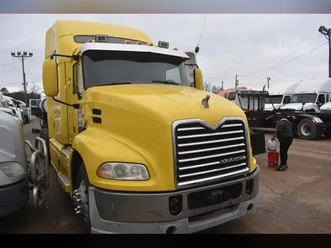 2014 MACK PINNACLE CXU613