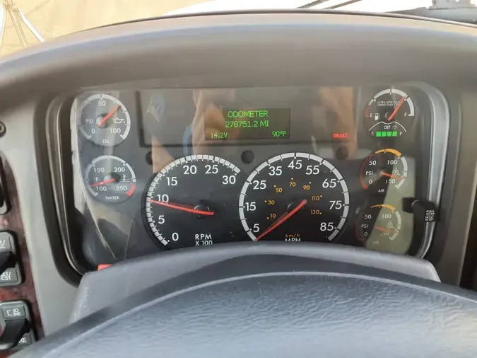 2018 FREIGHTLINER M2 106