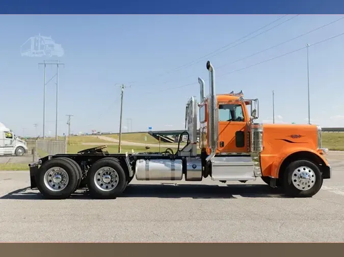 2021 PETERBILT 389