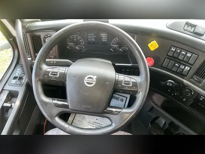 2019 VOLVO VNL760
