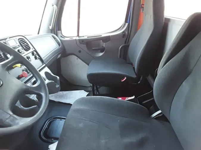 2020 FREIGHTLINER/MERCEDES M2 106