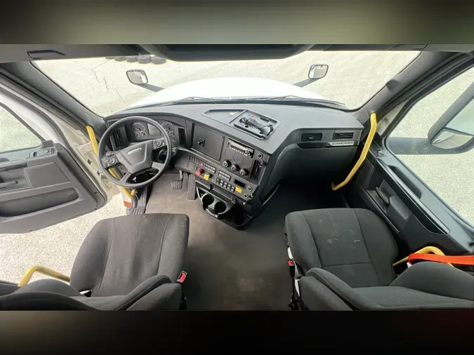 2023 Freightliner Cascadia 126