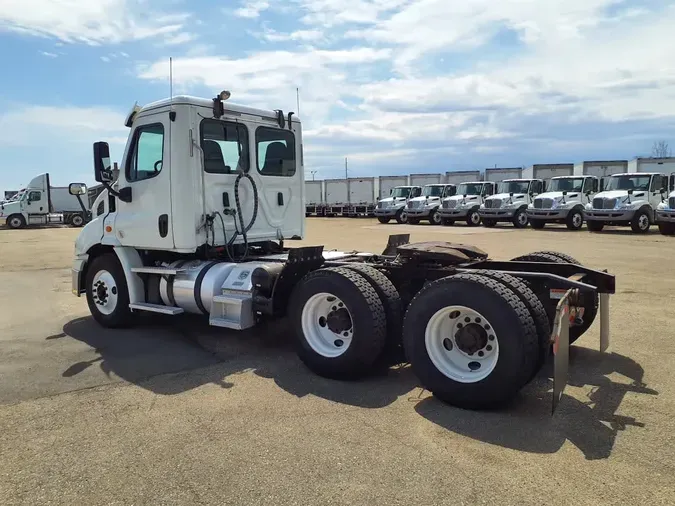 2018 FREIGHTLINER/MERCEDES CASCADIA 113