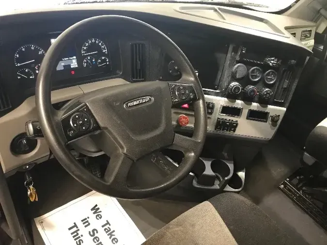 2019 Freightliner T12664ST