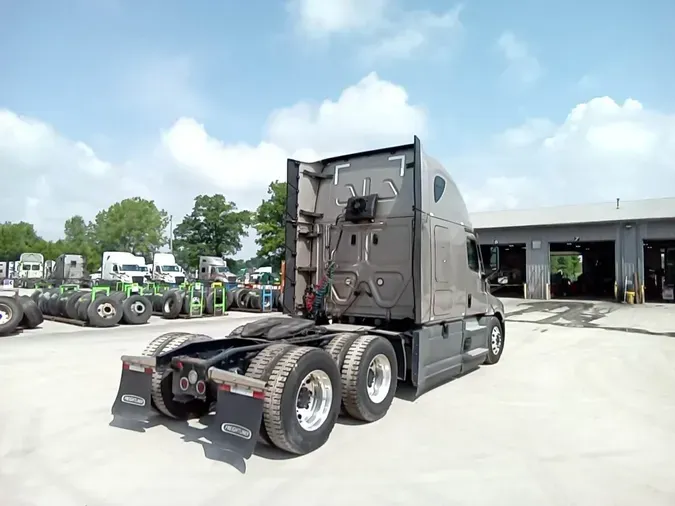 2022 Freightliner Cascadia 126