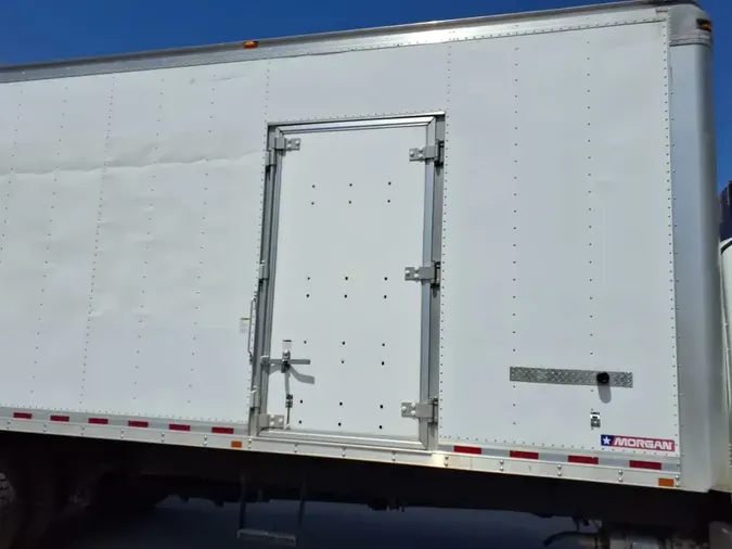 2018 FREIGHTLINER/MERCEDES M2 106