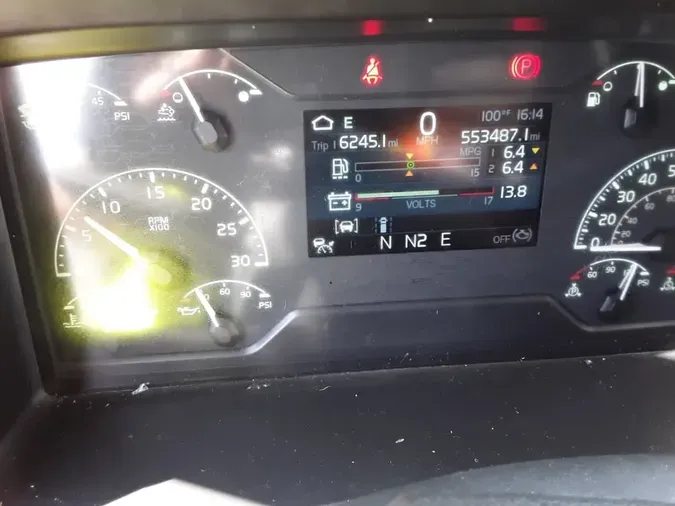 2020 VOLVO VNL64T-760