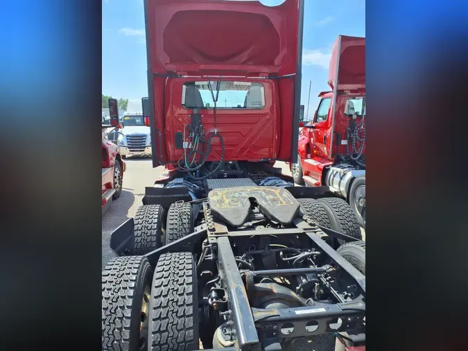 2021 NAVISTAR INTERNATIONAL LT625 DAYCAB T/A