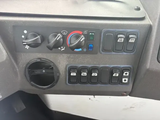 2017 KALMAR OTTAWA T2 4X2 DOT/EPAfe8a0ba1a9ce3c1196afb3c45b34f68f