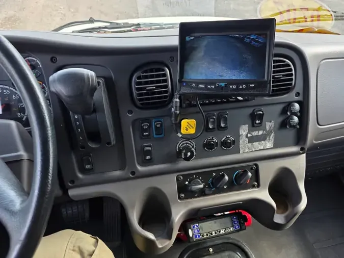 2020 FREIGHTLINER M2 106