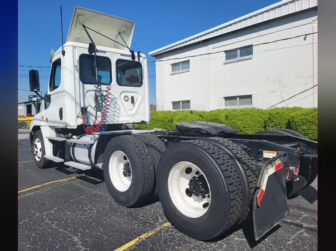 2018 FREIGHTLINER/MERCEDES CASCADIA 125