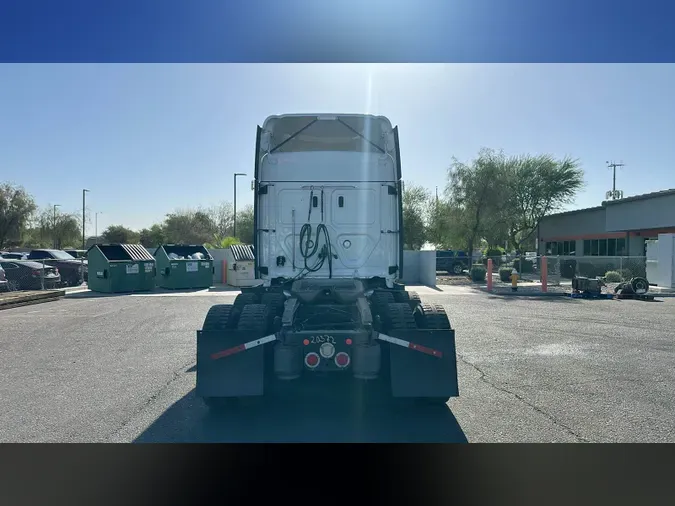 2021 Freightliner Cascadia 126
