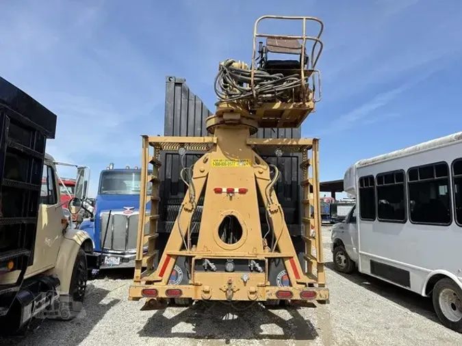 2003 VOLVO VHD104B200