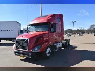 2005 VOLVO VNL64T670