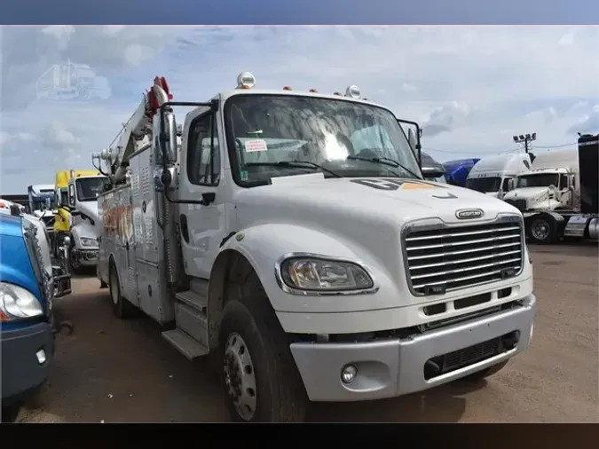 2011 FREIGHTLINER BUSINESS CLASS M2 106