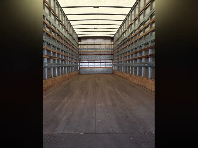 2020 FREIGHTLINER/MERCEDES M2 106