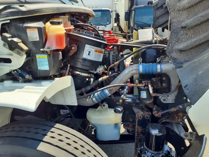 2018 FREIGHTLINER M2 106