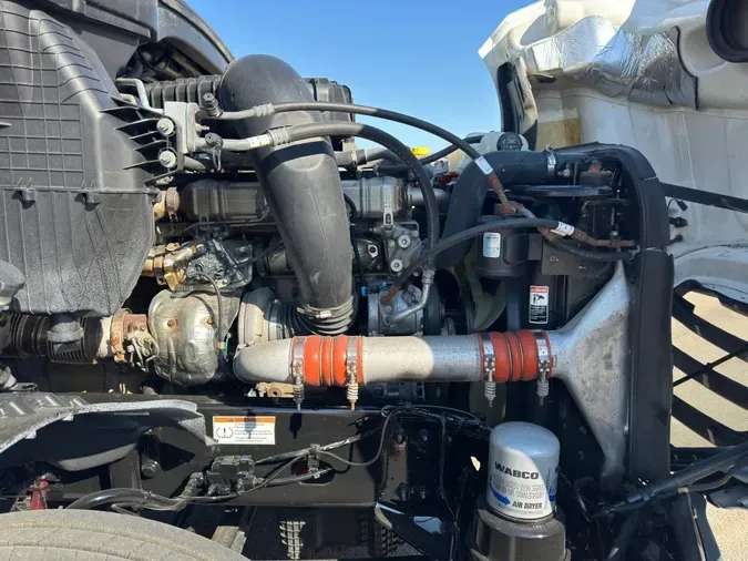 2022 FREIGHTLINER Cascadia 126