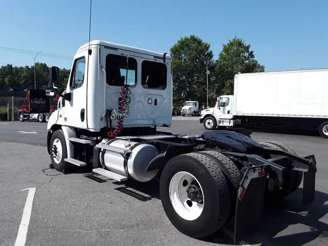 2018 FREIGHTLINER/MERCEDES CASCADIA 113