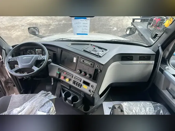 2021 Freightliner Cascadia