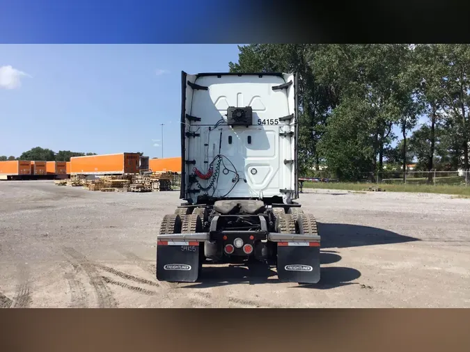 2023 Freightliner Cascadia 126