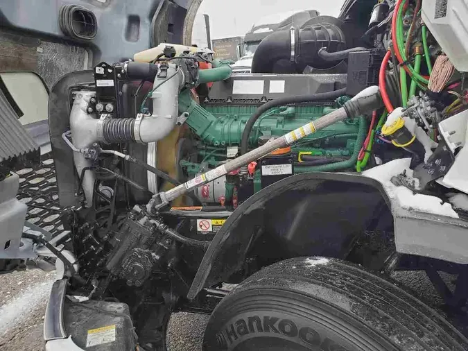 2024 VOLVO VNL64T760fe9fc93fdb50a6e5108a1494a13254e1