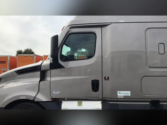 2023 Freightliner Cascadia 126