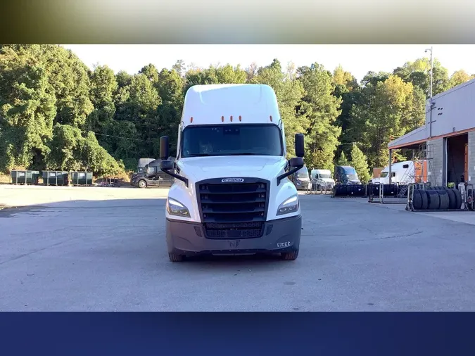 2022 Freightliner Cascadia 126