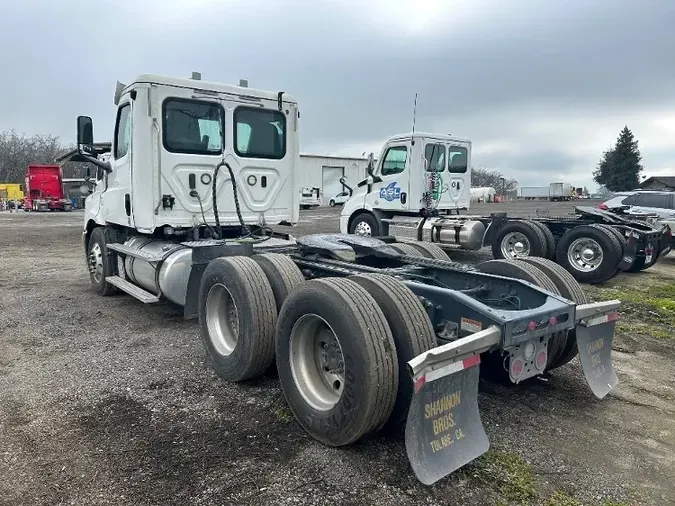 2019 Freightliner T12664ST