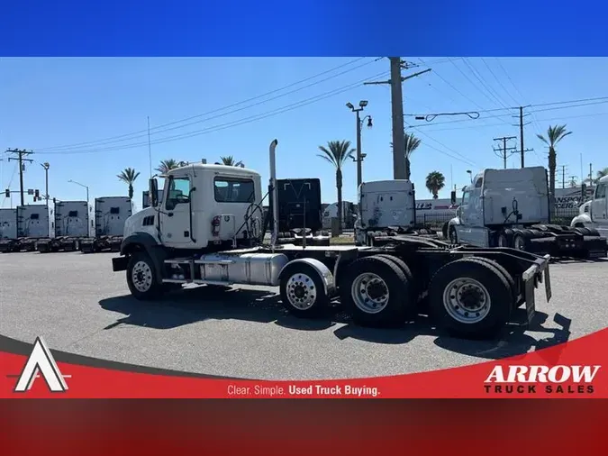 2020 MACK GR64BT