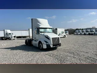 2018 Volvo VNL300