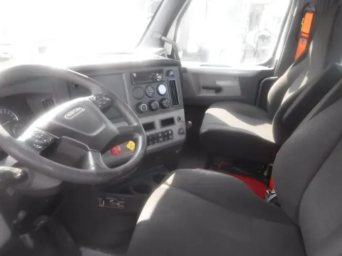 2019 FREIGHTLINER NEW CASCADIA PX12664