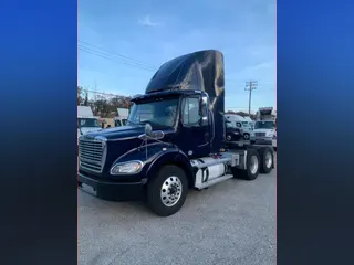 2015 Freightliner M2 112