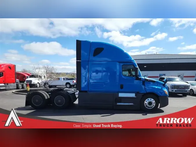 2023 FREIGHTLINER CA126
