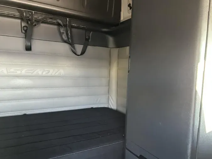 2021 Freightliner Cascadia