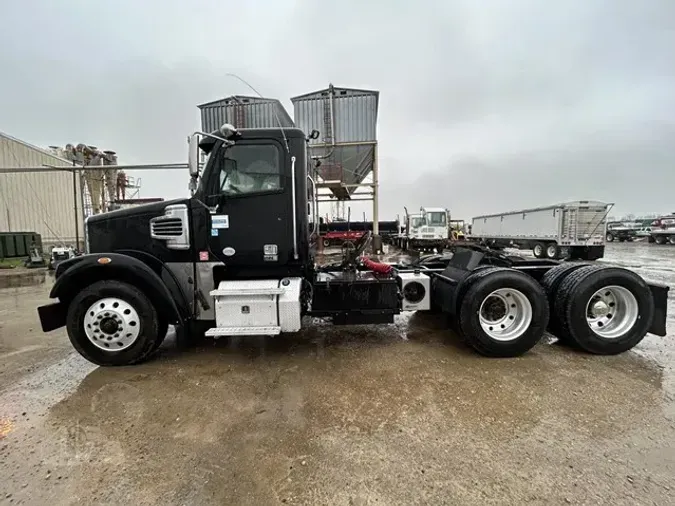 2019 FREIGHTLINER CORONADO 122 SD