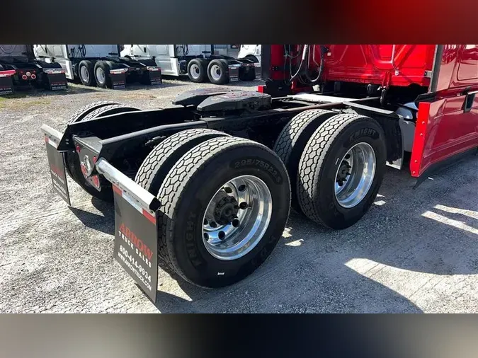 2022 FREIGHTLINER CA126