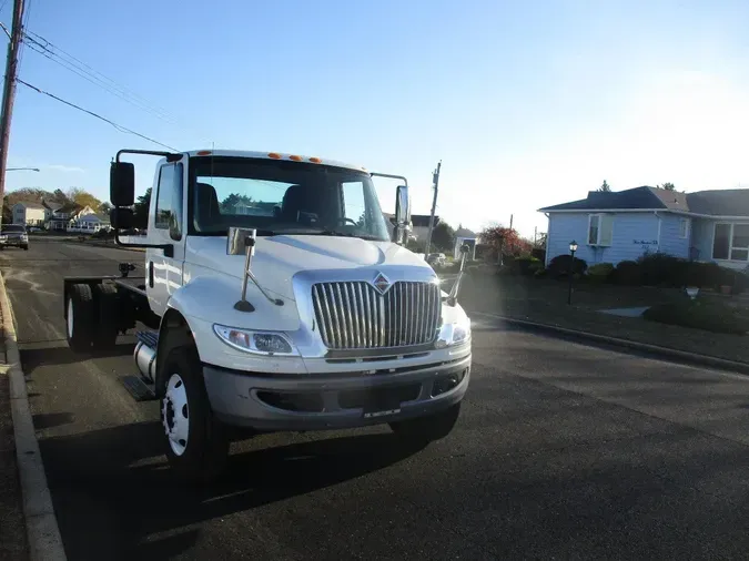 2015 INTERNATIONAL 4300