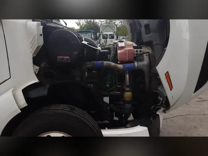 2019 Volvo VNL300