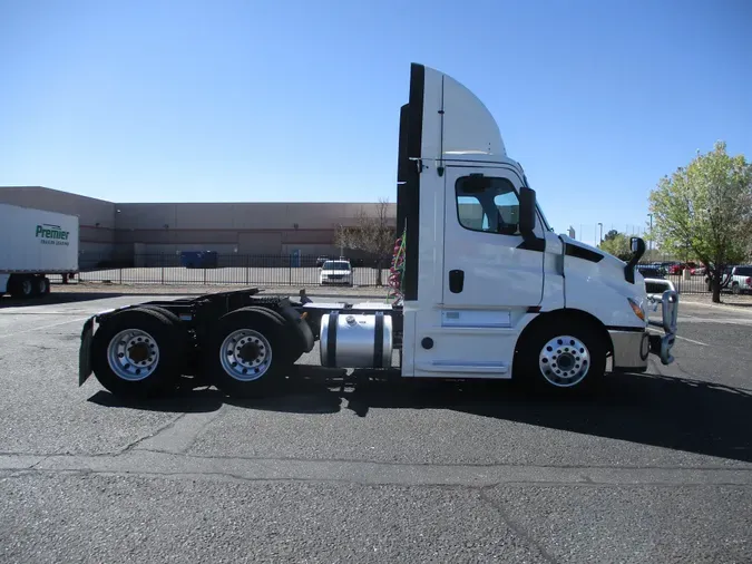 2020 FREIGHTLINER/MERCEDES NEW CASCADIA 116