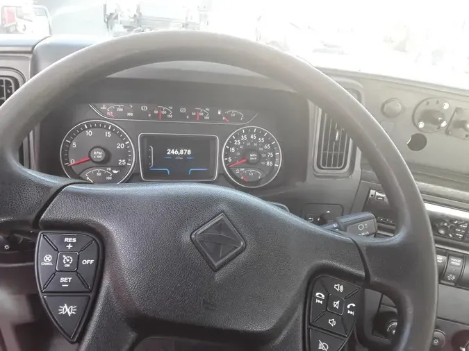 2019 NAVISTAR INTERNATIONAL RH613 DAYCAB S/A