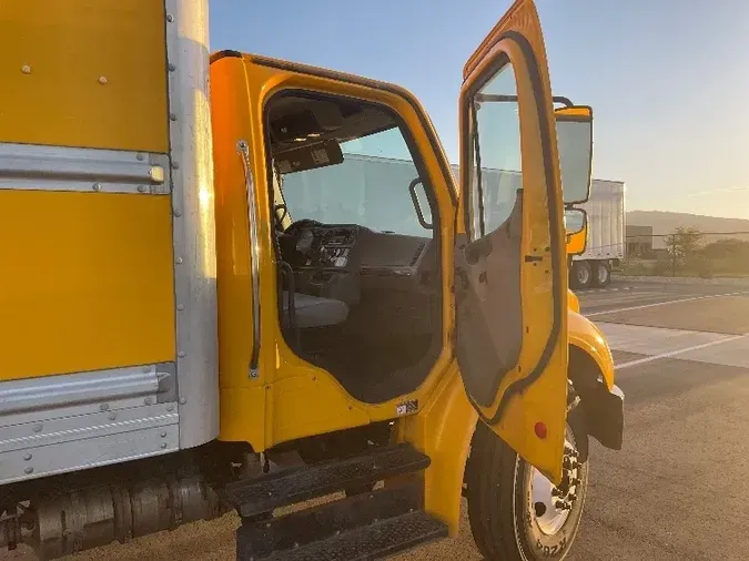 2018 Freightliner M2