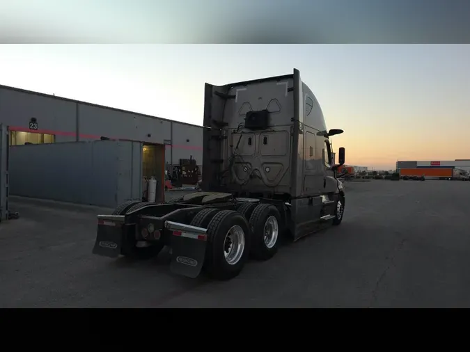 2023 Freightliner Cascadia 126