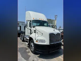 2017 Mack CXU613 M744/M745