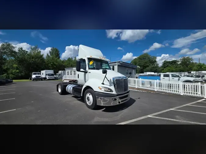 2019 NAVISTAR INTERNATIONAL RH613 DAYCAB S/A