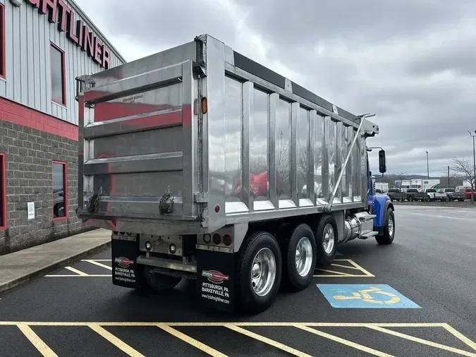 2020 Freightliner 122SD