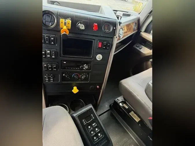 2019 International HX620